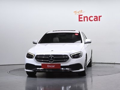 MERCEDES-BENZ E-CLASS - 2