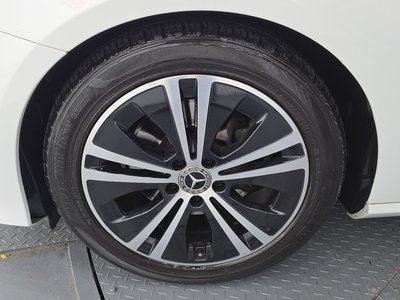 MERCEDES-BENZ E-CLASS - 6