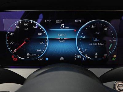 MERCEDES-BENZ E-CLASS - 8