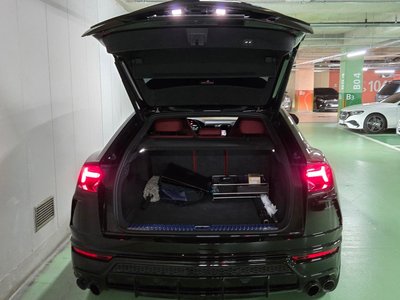 LAMBORGHINI URUS - 10