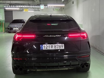 LAMBORGHINI URUS - 3