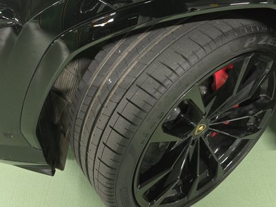 LAMBORGHINI URUS - 6