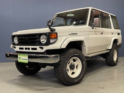 TOYOTA LAND CRUISER 70