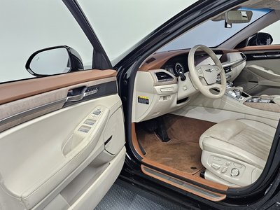 GENESIS G90 - 10