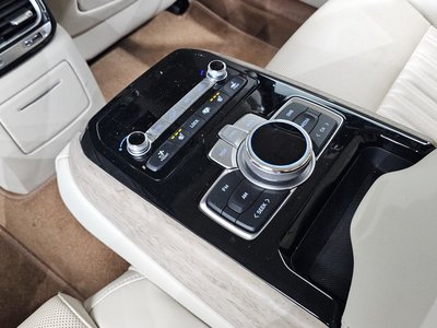2019 Genesis G90 — миниатюра 26