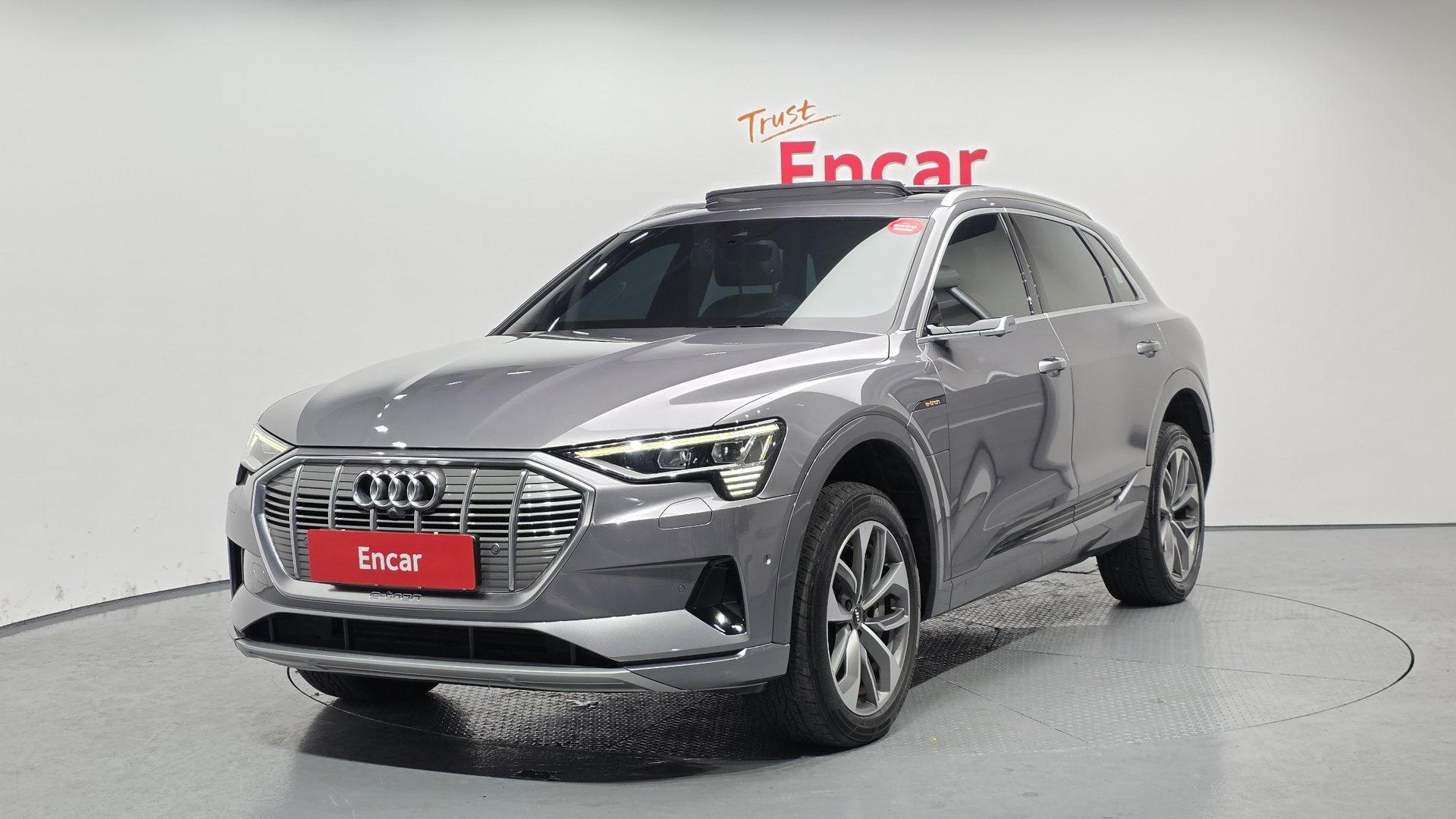 AUDI E-TRON - View 1