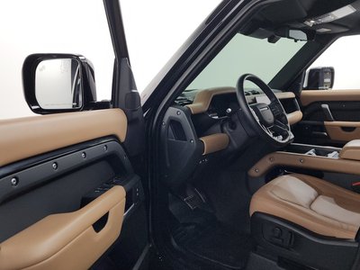 LAND ROVER DEFENDER - 10