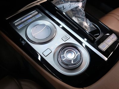 GENESIS G80 (RG3) - 9