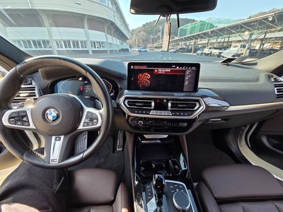 2023 BMW X4 photo 2