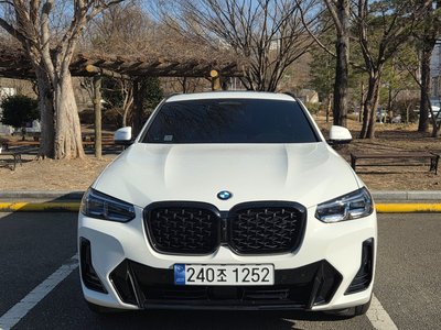 2023 BMW X4 photo 1