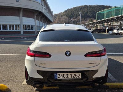 2023 BMW X4 photo 6