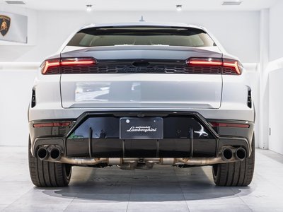 LAMBORGHINI URUS - 8