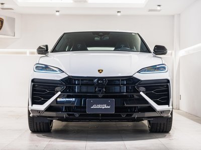 LAMBORGHINI URUS - 4
