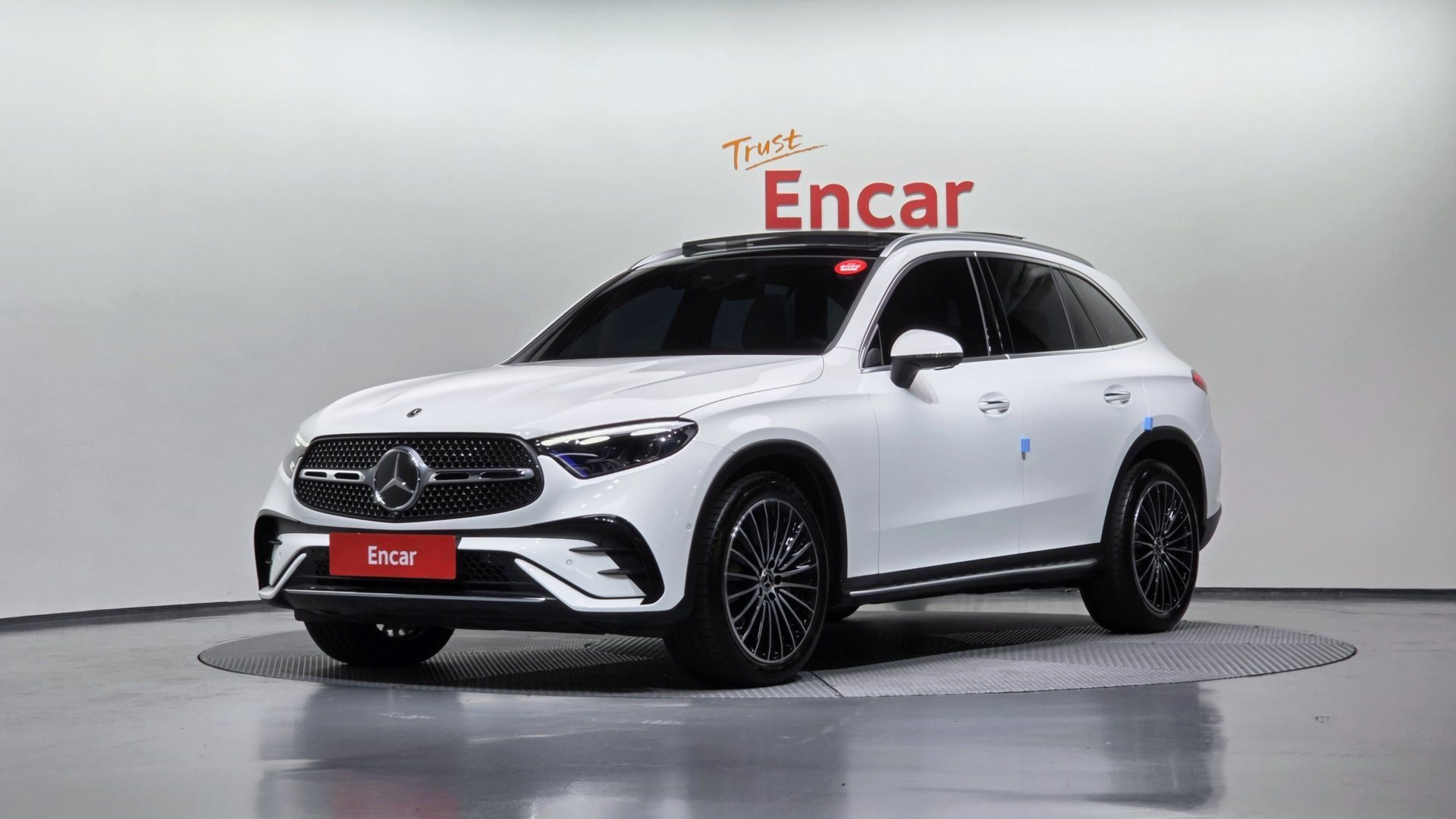 MERCEDES-BENZ GLC - View 1