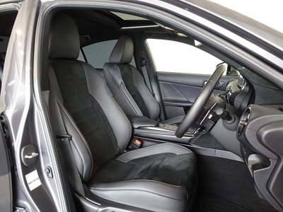 LEXUS IS - 9