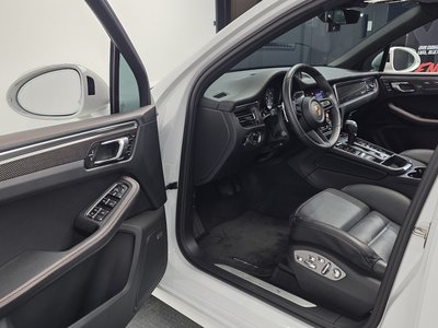 2023 Porsche MACAN photo 10