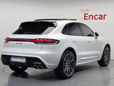 2023 Porsche MACAN photo 3