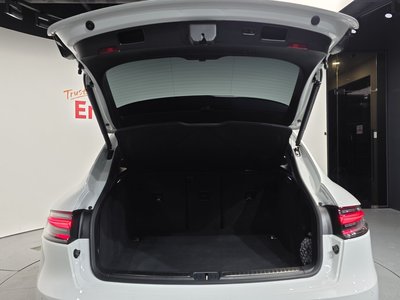 2023 Porsche MACAN thumbnail 20