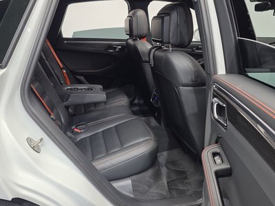 2023 Porsche MACAN thumbnail 12