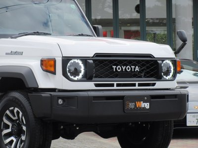 TOYOTA LAND CRUISER 70 - 6