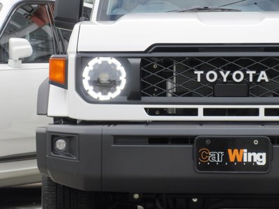 TOYOTA LAND CRUISER 70 - 9