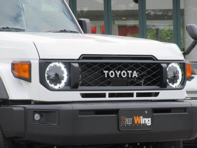 TOYOTA LAND CRUISER 70 - 7