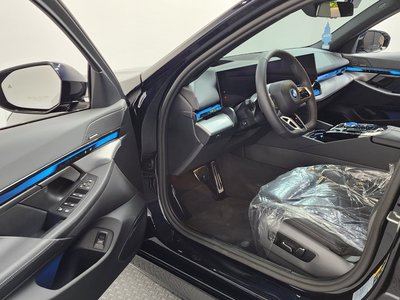 صورة مصغرة 13 لـ 2025 BMW 5 SERIES