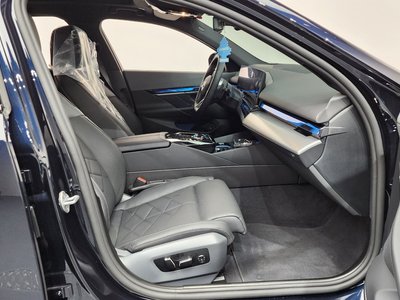 صورة مصغرة 16 لـ 2025 BMW 5 SERIES