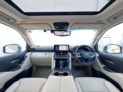 TOYOTA LAND CRUISER 300 - 5