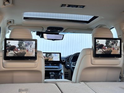 TOYOTA LAND CRUISER 300 - 6