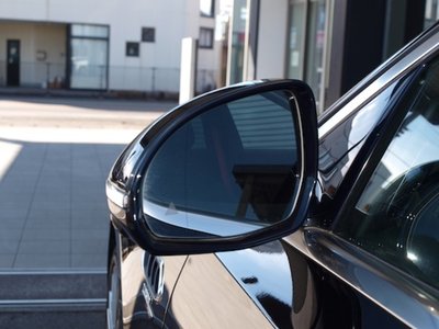 MERCEDES-BENZ E-CLASS - 6