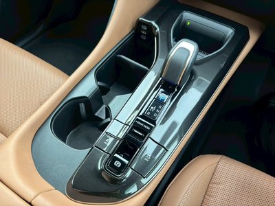 صورة مصغرة 24 لـ 2024 Toyota CROWN SPORT