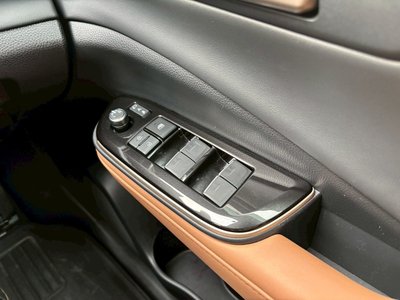 صورة مصغرة 11 لـ 2024 Toyota CROWN SPORT