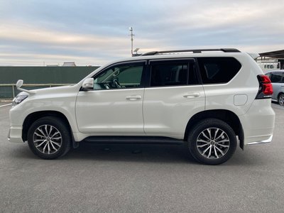 TOYOTA LAND CRUISER PRADO - 8