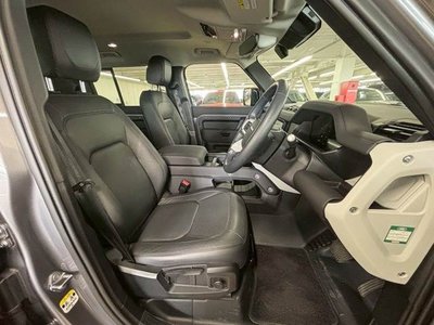 LAND ROVER DEFENDER - 7