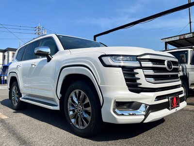 TOYOTA LAND CRUISER 300 - 6