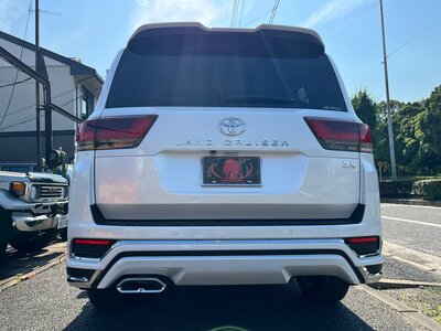 TOYOTA LAND CRUISER 300 - 10