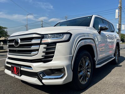 TOYOTA LAND CRUISER 300