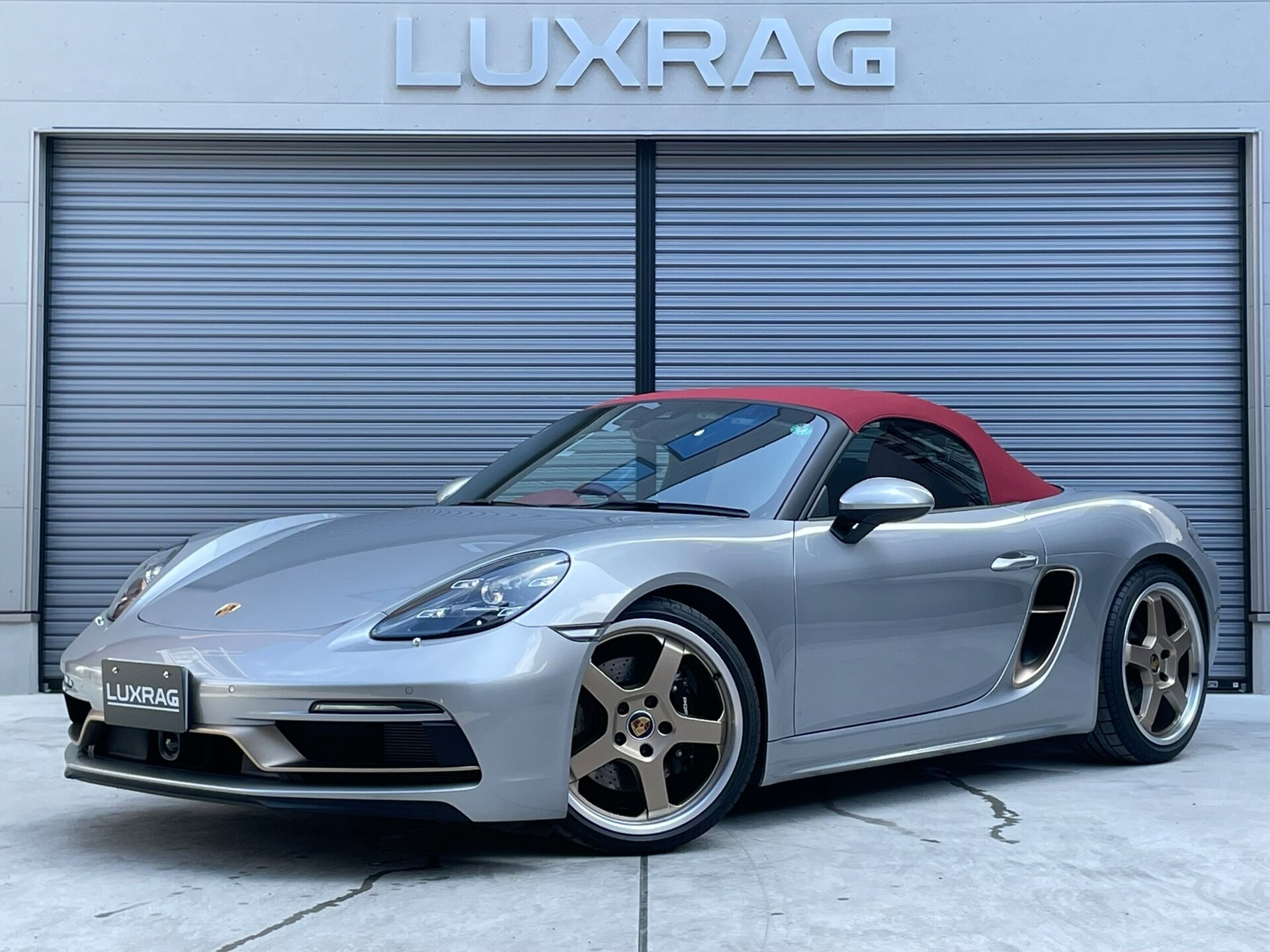 PORSCHE 718 BOXSTER - View 1