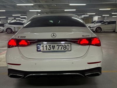 MERCEDES-BENZ E-CLASS - 3