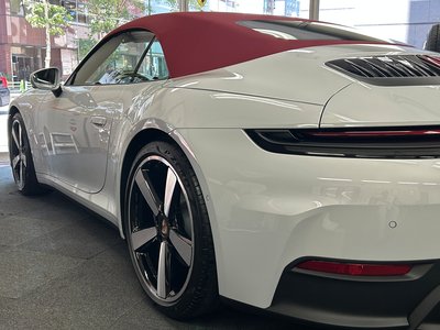 PORSCHE 911 CABRIOLET - 7