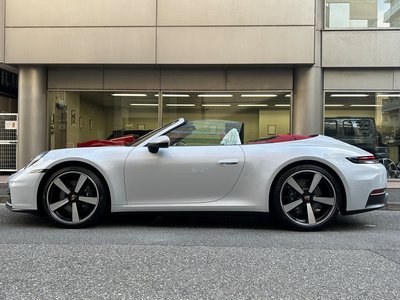 PORSCHE 911 CABRIOLET - 5