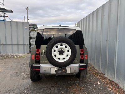 LAND ROVER DEFENDER - 6