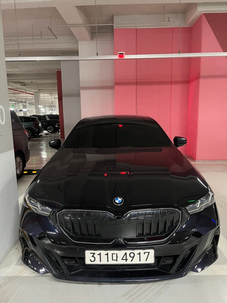 BMW 5 SERIES - View 1