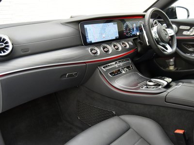 MERCEDES-BENZ E-CLASS COUPE - 8