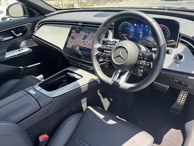 2025 Mercedes-BENZ E-CLASS photo 2