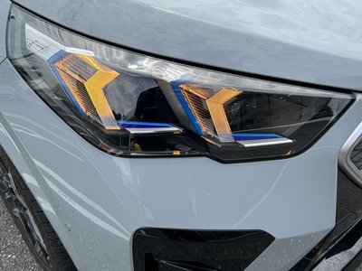 2025 BMW IX2 照片 10