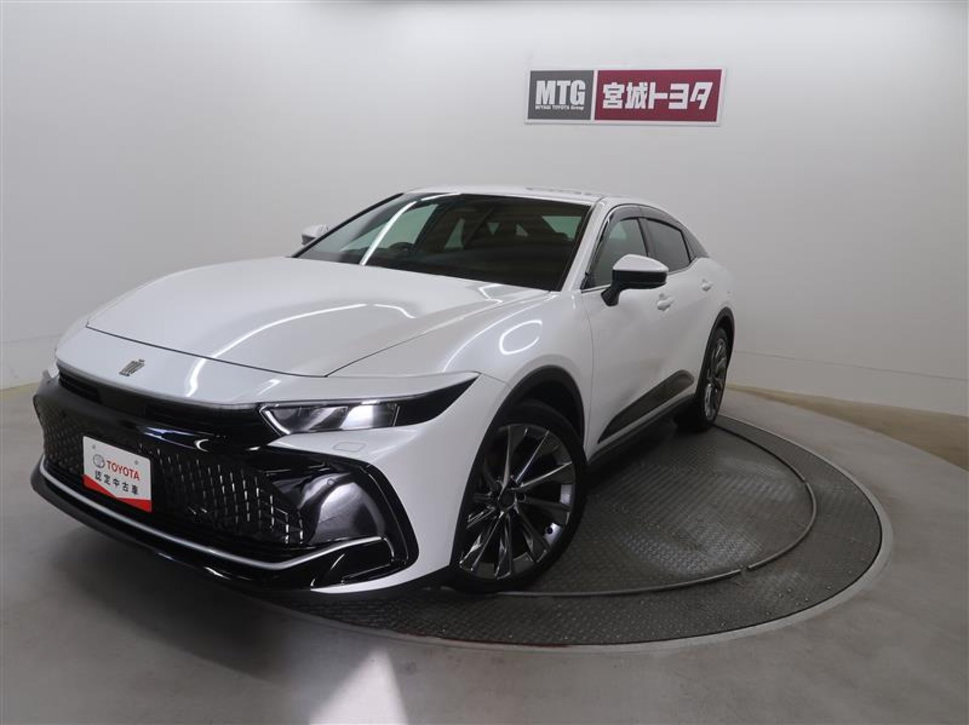 TOYOTA CROWN CROSSOVER - View 1