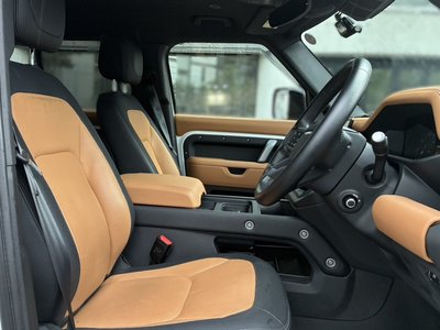 صورة 10 لـ 2023 LAND Rover DEFENDER