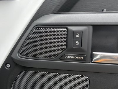 صورة 9 لـ 2023 LAND Rover DEFENDER